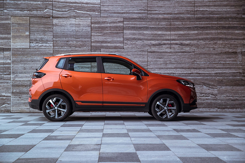 亮彩系列,亮橘色国产suv