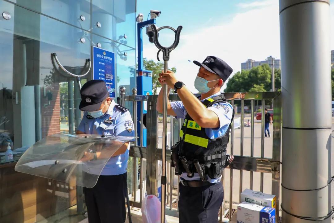 【我为群众办实事】开学“大片”，他们怎会缺席！