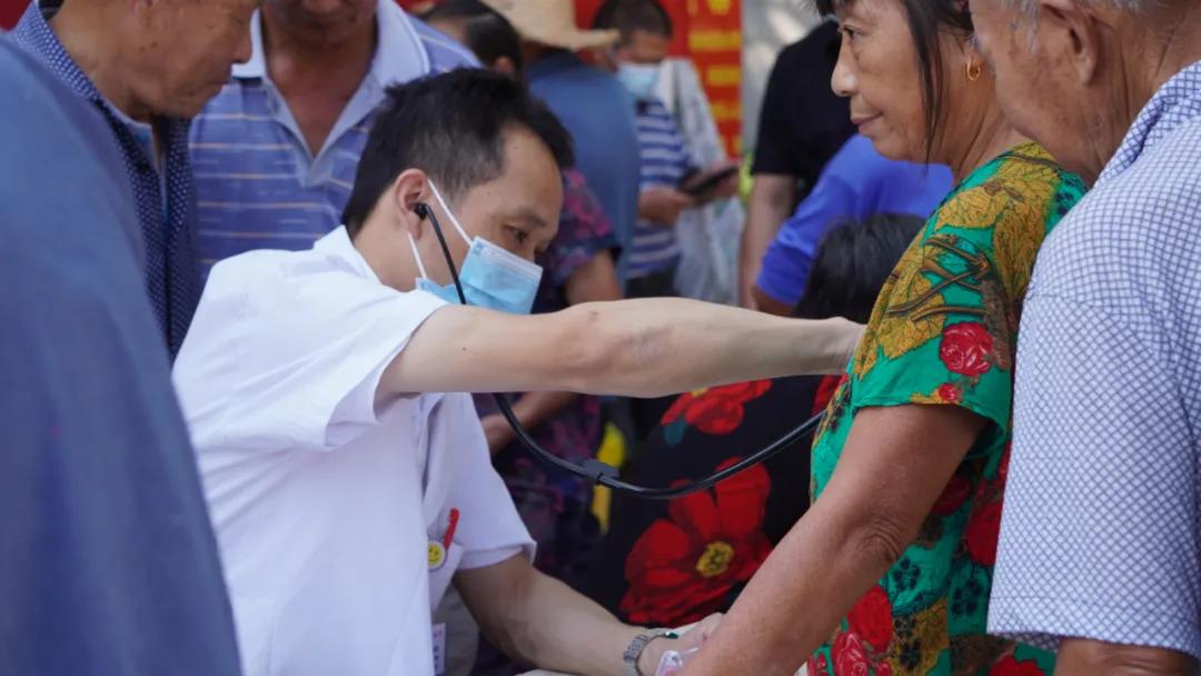 江西省乐平天湖医院(乐平第二医院)开展大型义诊活动