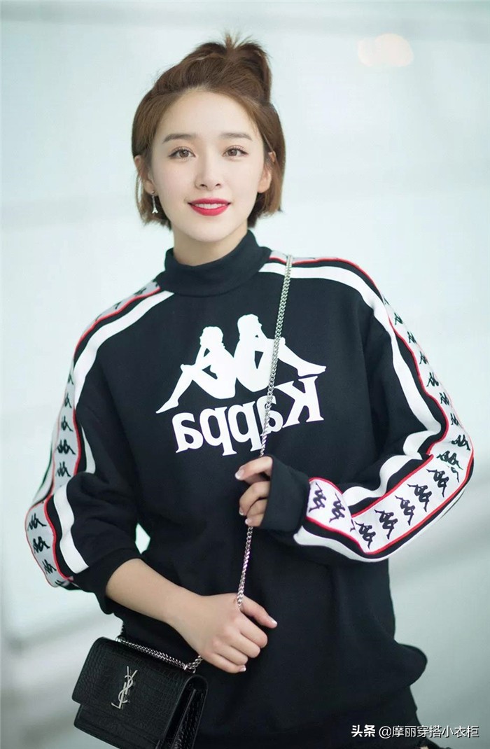 显瘦黑色卫衣,黑卫衣的四种穿搭