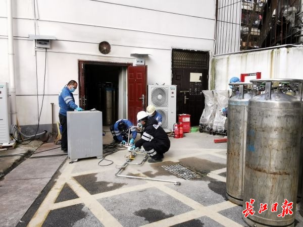 武汉医院患者出院,武汉肺科医院新冠肺炎患者出院