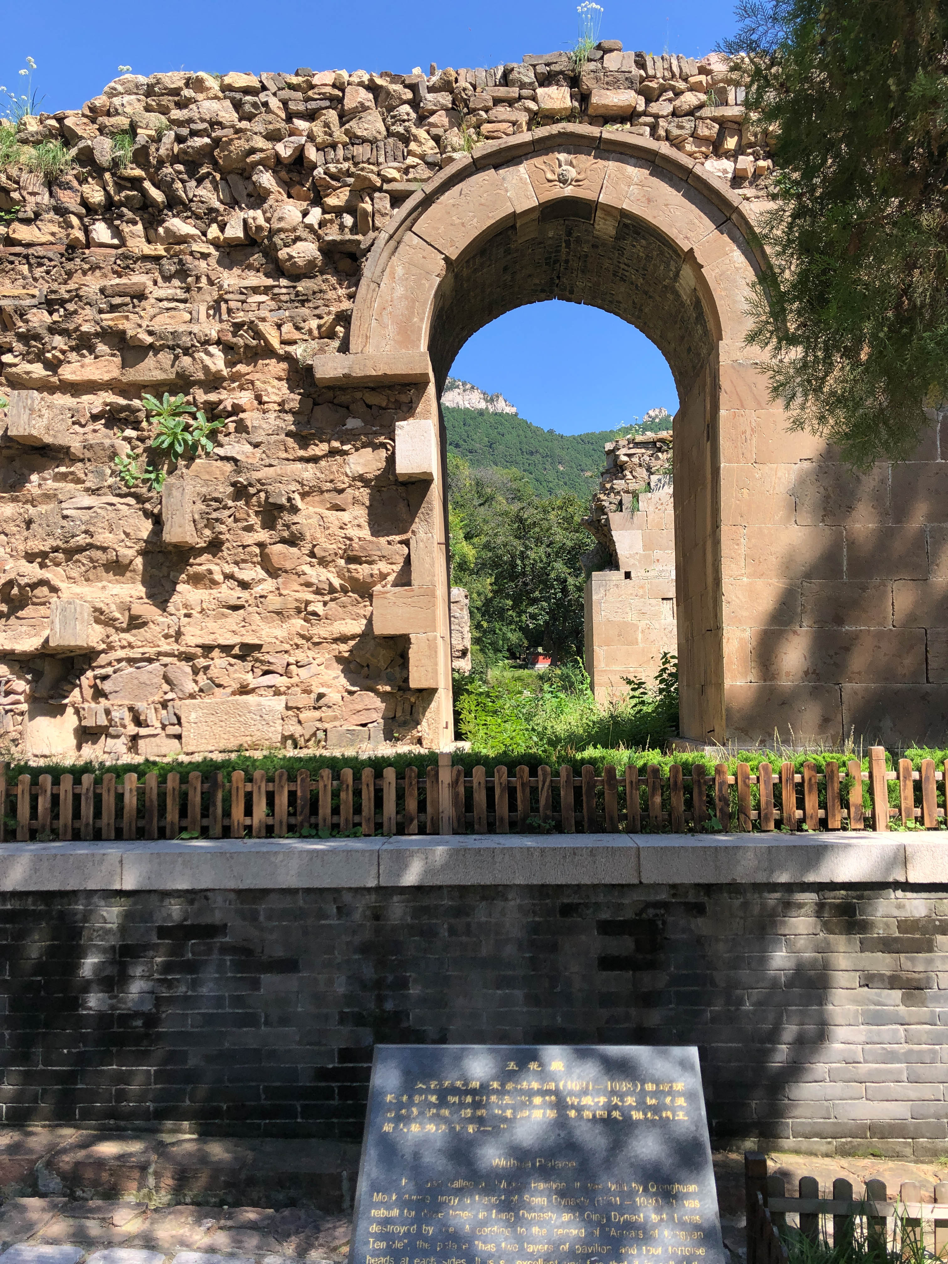 济南千年古刹灵岩寺建筑时间,济南千年古刹灵岩寺