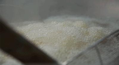 独家揭秘20年卖了两百多万只鸡的老板，到底有什么特异功能！