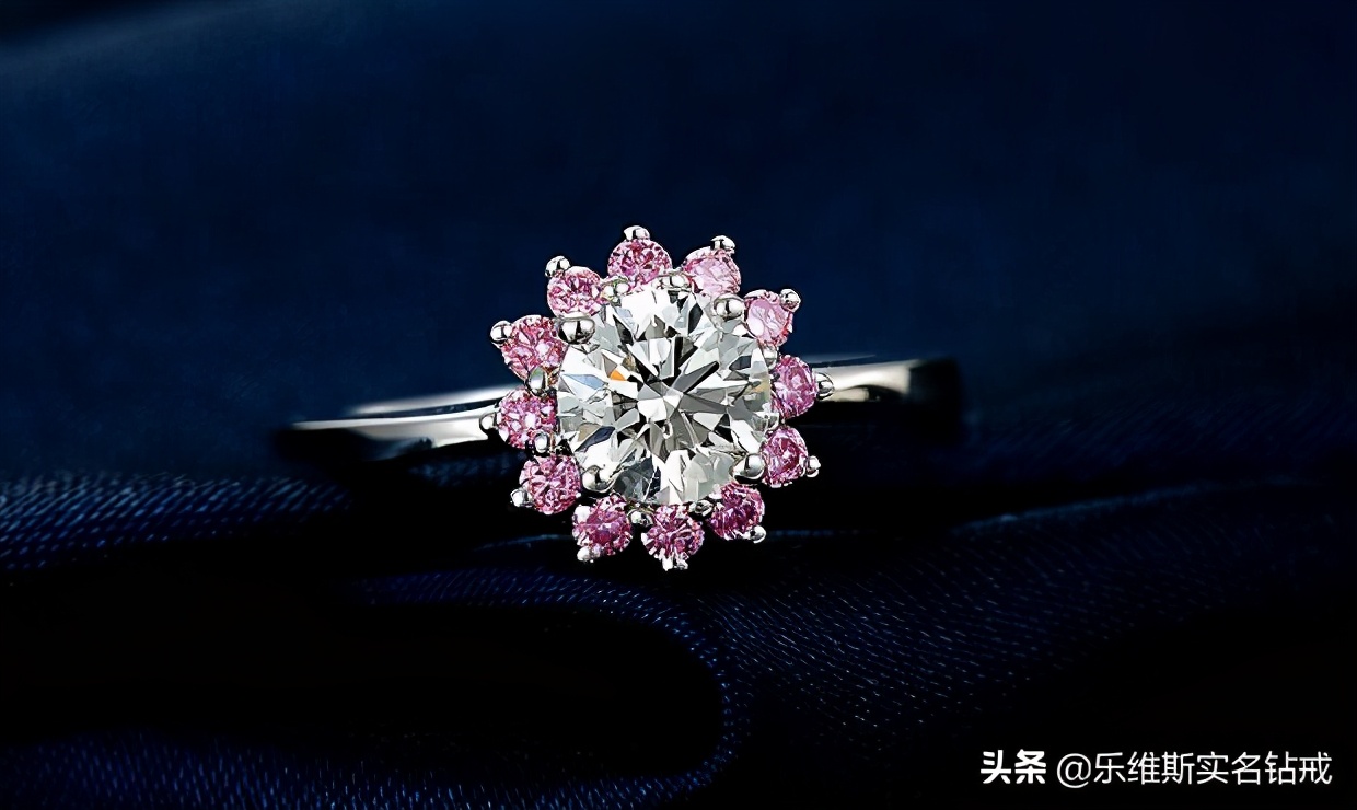 八边形钻戒和圆钻戒怎么样挑选,怎样挑选钻戒是最好的