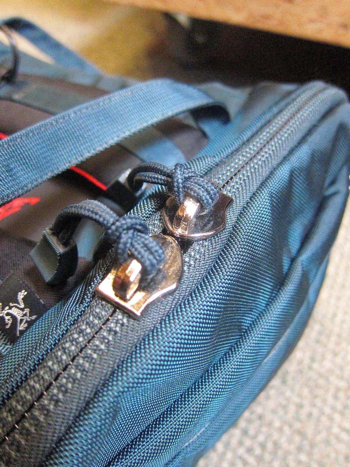 始祖鸟和猛犸象硬壳怎么选,arcteryx始祖鸟真假对比