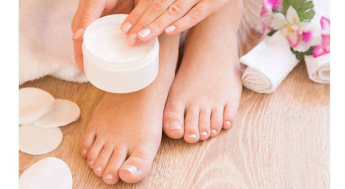 进入夏季之后气候非常炎热,夏季做好脚部卫生及护理很重要