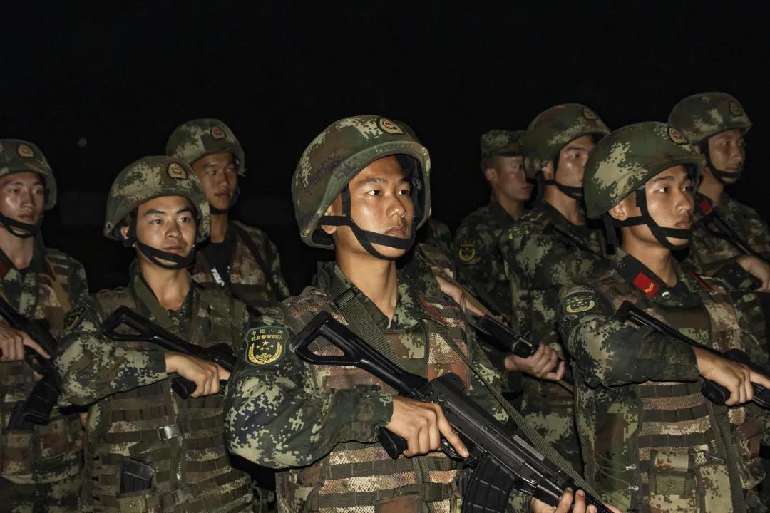 实弹射击训练中未爆弹,夜间实弹射击战术