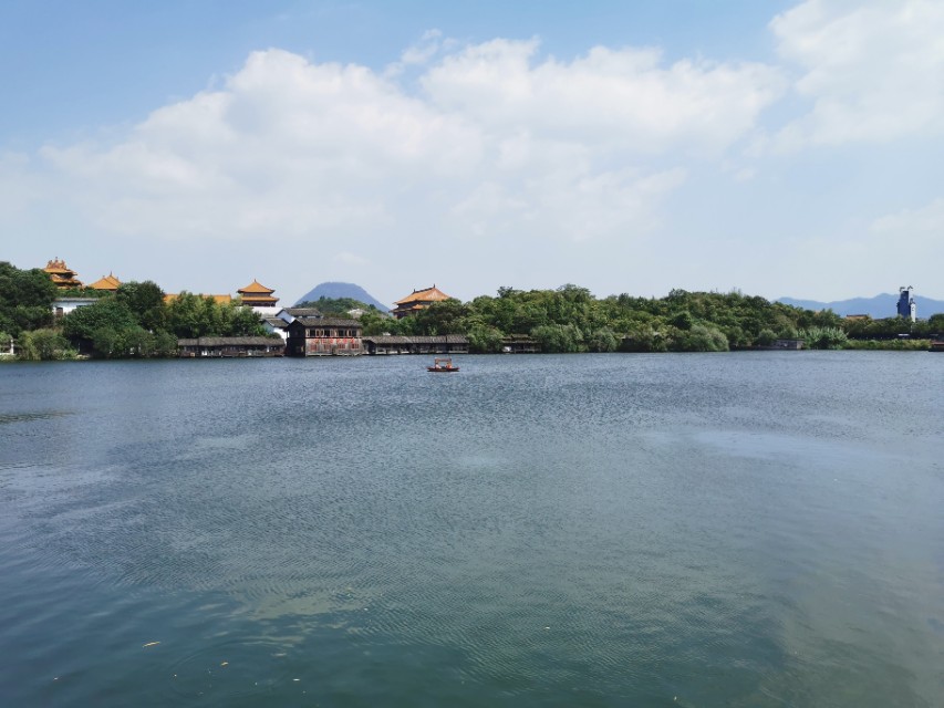 明清宫苑离广州街香港街多远,横店明清宫和广州街