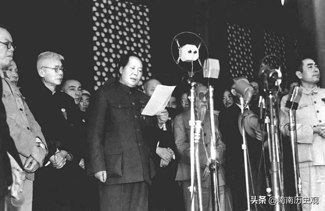 他是大军区政委,55年没被授衔,后来地位高过元帅,官至正国级