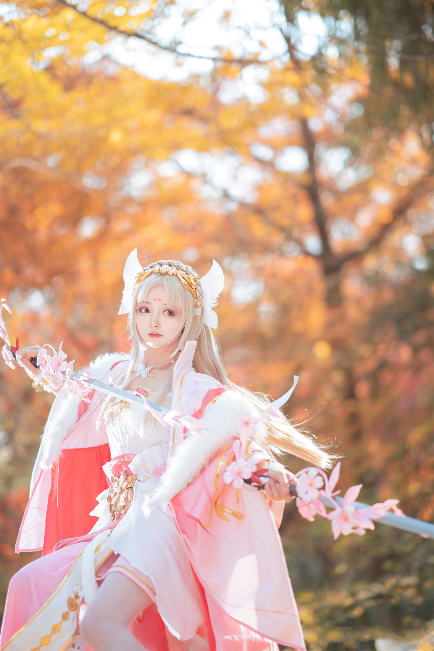 剑网3cosplay明教异域风,剑网3红衣教探雪cosplay