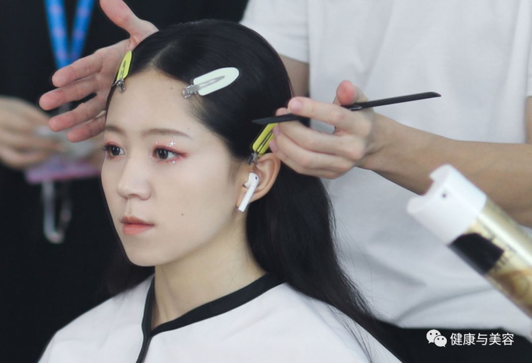 明日之子孟美岐搭配,明日之子孟美岐皮裤