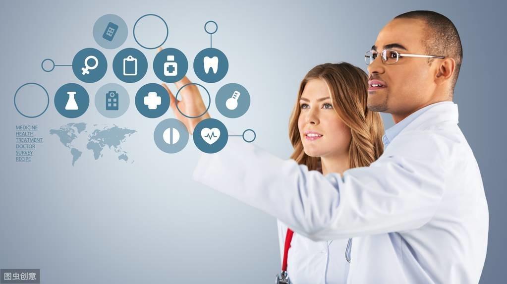 靠墙静蹲让膝盖变得更强大,运动医学专家手把手教你靠墙静蹲