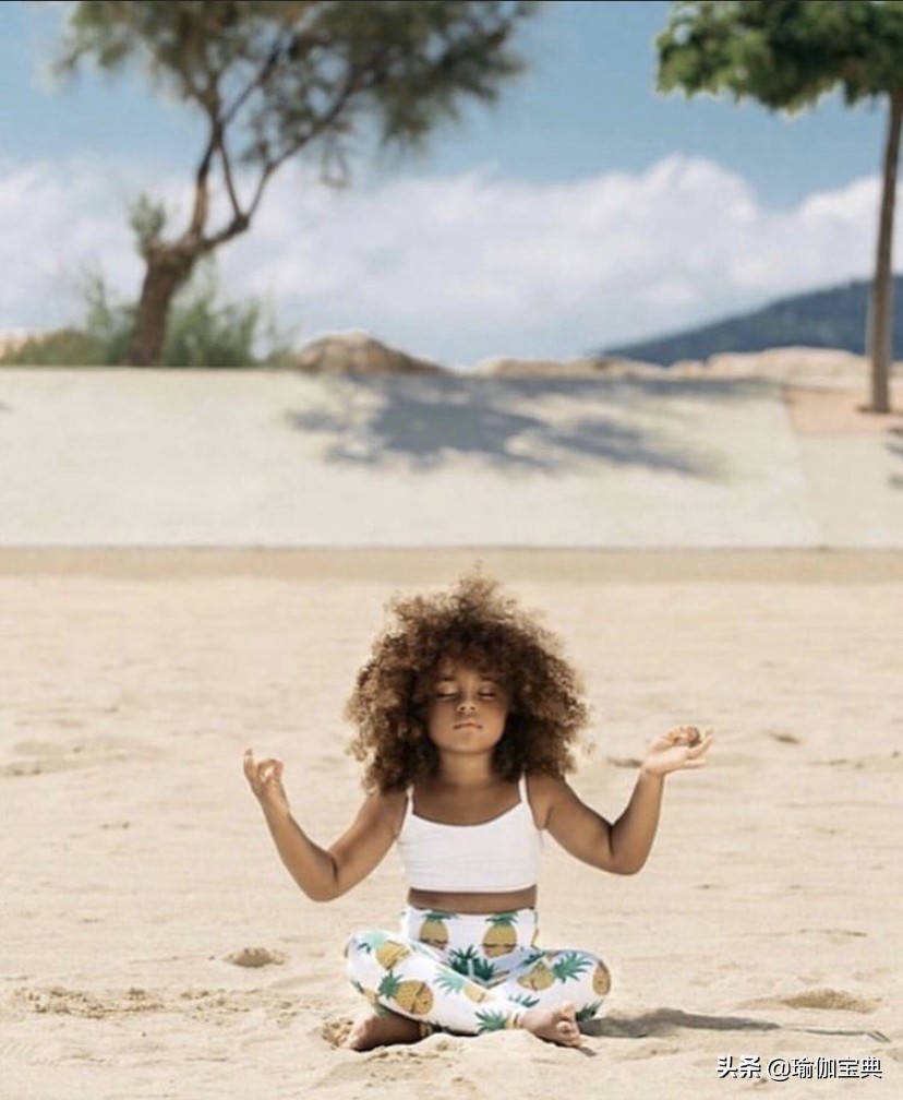 瑜伽冥想引导10分钟正念,瑜伽冥想8-10分钟放松引导词