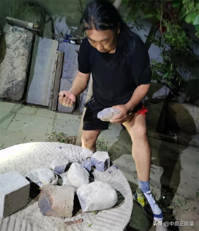 见证卫辉老狼铁拳开石