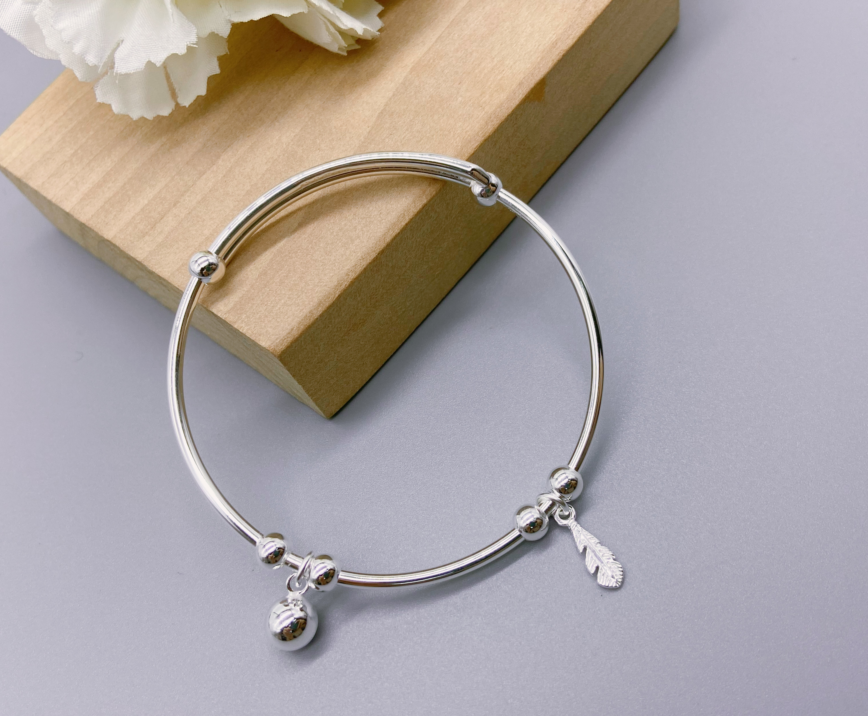 一招鉴别真银和假银,在网上买纯银耳钉怎么辨认真假