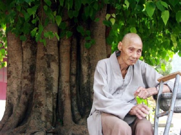 寺庙僧人得了重病怎么办,僧人生病了没钱怎么看病