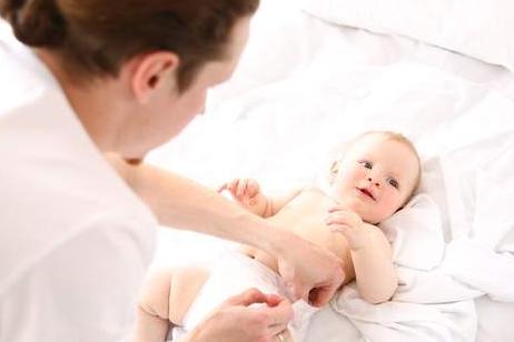 宝宝红屁屁处破皮护理,初生婴儿红屁屁怎么护理