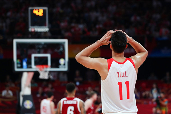 足篮打水一场空?男篮国足同病相怜,我们还要输给谁?