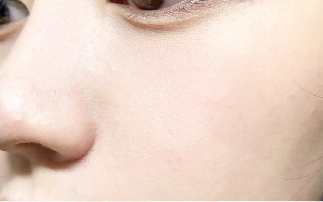 错怪李佳琦了!毛戈平为国人调制整骨高光,薄薄一层,鼻子就挺了