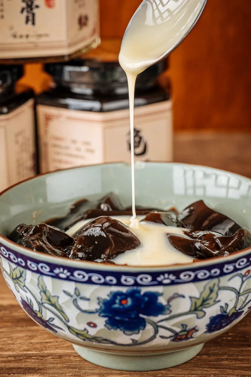 奶奶做豆沙糕视频,奶奶做巧克力奶茶