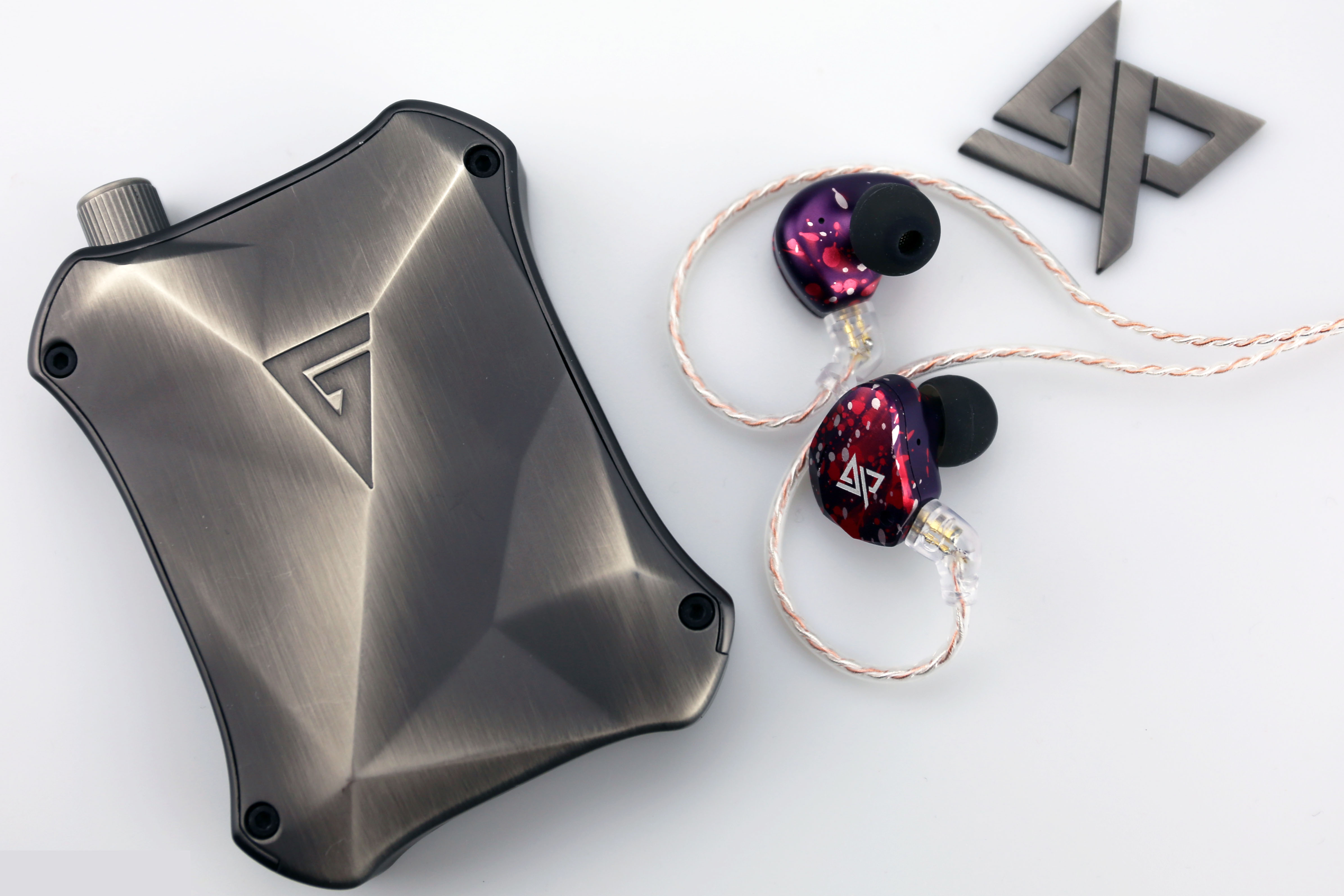 一款外观花里胡哨却敢卖799元的国产耳机,到底硬气在何处?