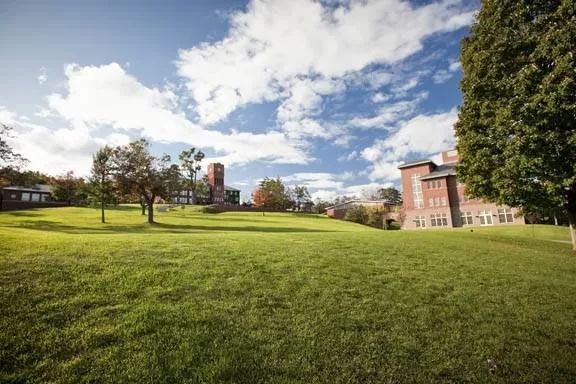 歪打正着成全了两个有缘人,男校女校合并