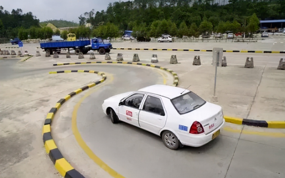 c1驾驶证上照片的要求,c1驾驶证上的照片有什么要求