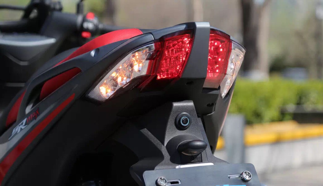 阿普利亚SRmax250行车记录仪,阿普利亚srmax250加装行车记录仪