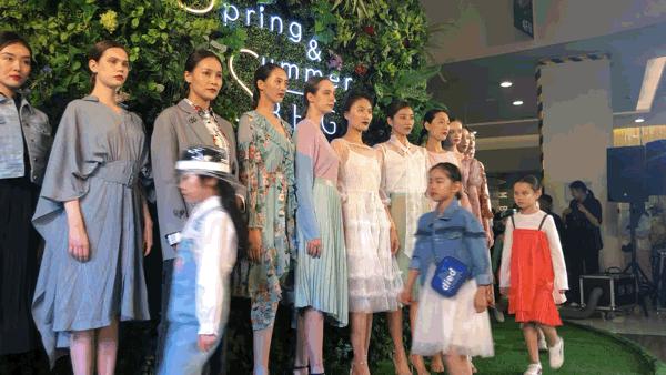 springsummer时装周,springsummer时装走秀