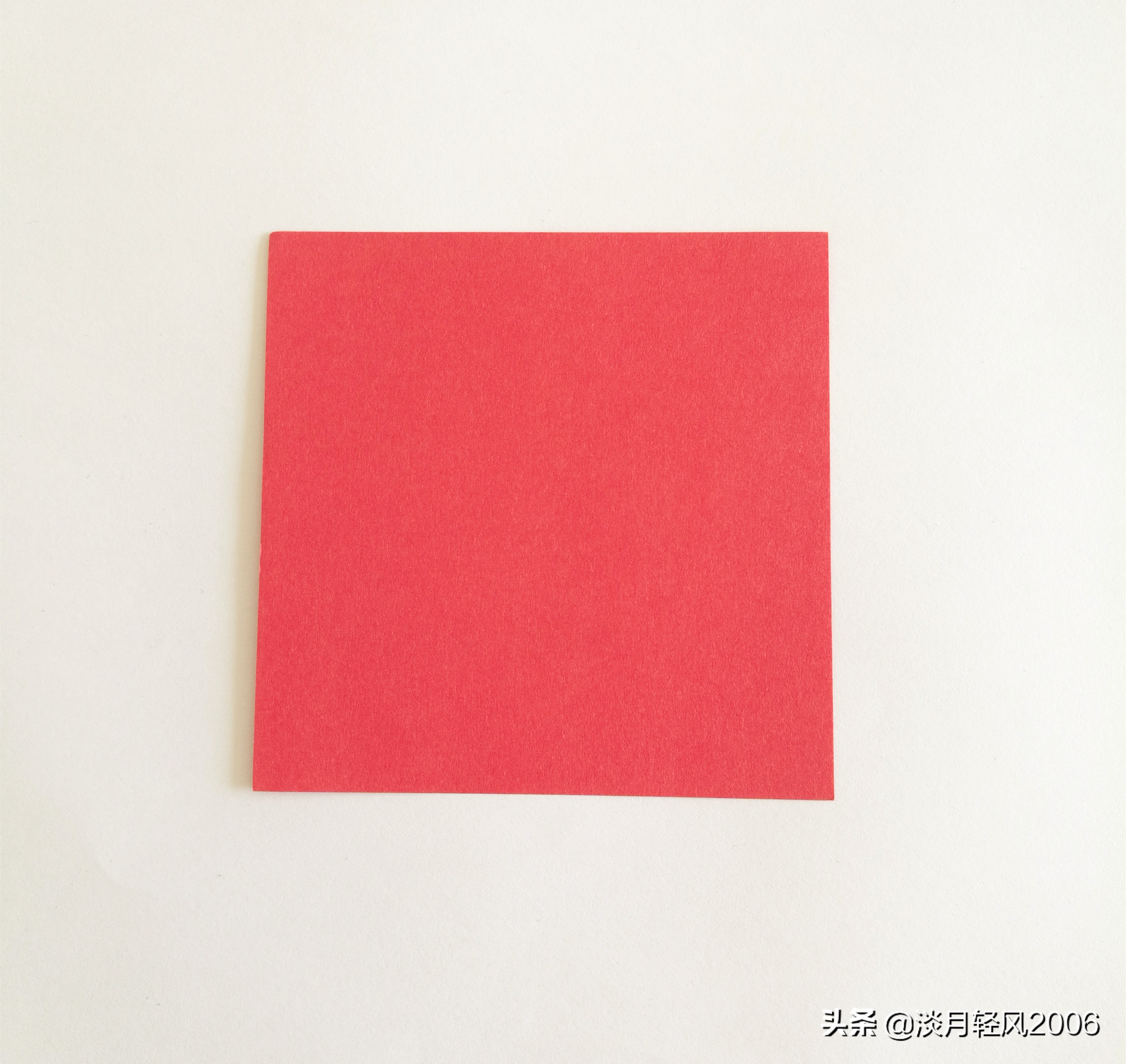 正方形星空卡纸爱心卷轴折法,简单有趣的卡纸折心