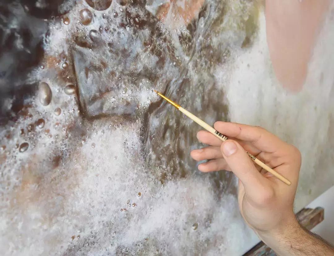 他画了一波美人，笔触精致，活色生香