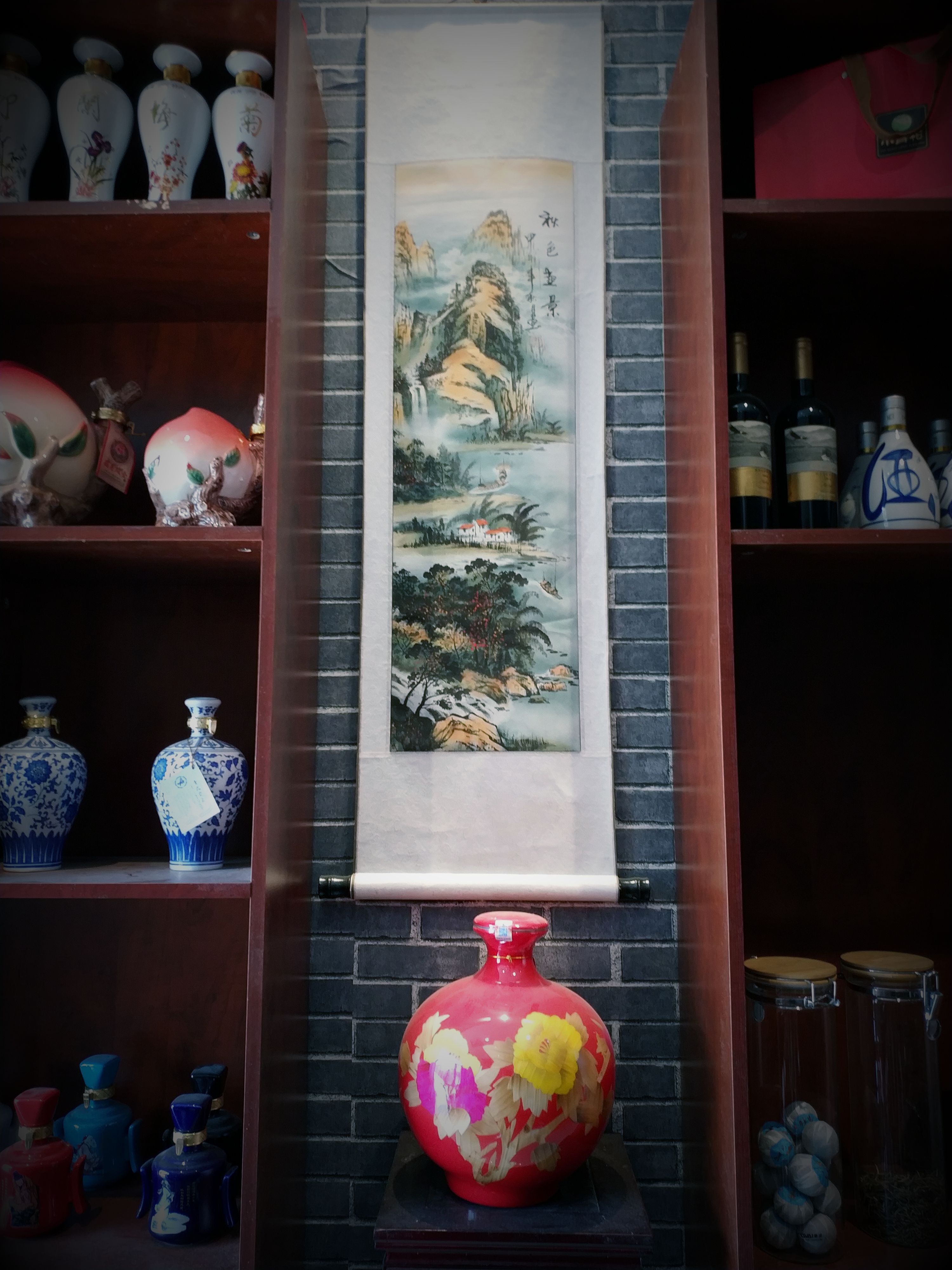 千册案卷诗煮酒，书简笔艳叹城垣——90后和他的佛系酒庄