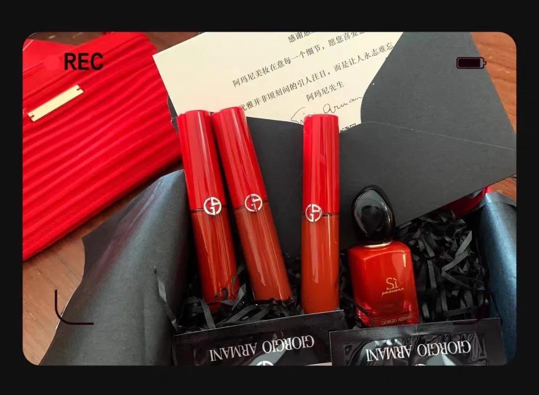 抄作业女生,送女友礼物抄作业