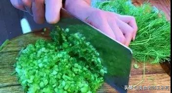 茴香饺子好吃有窍门，万万别直接拌馅，多加1步，茴香翠绿又好吃