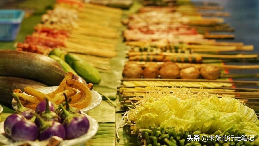 西双版纳摆地摊需要具备哪些东西,夜市摆地摊赚钱的三大技巧