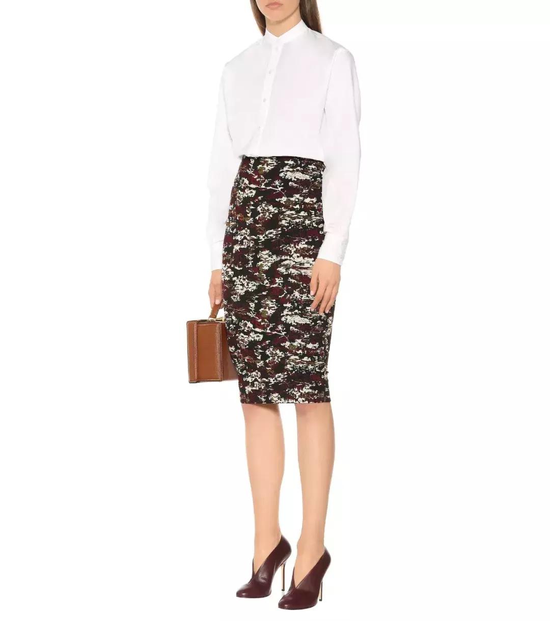 经典大衣的多种时髦穿法,裙摆大衣怎么穿好看