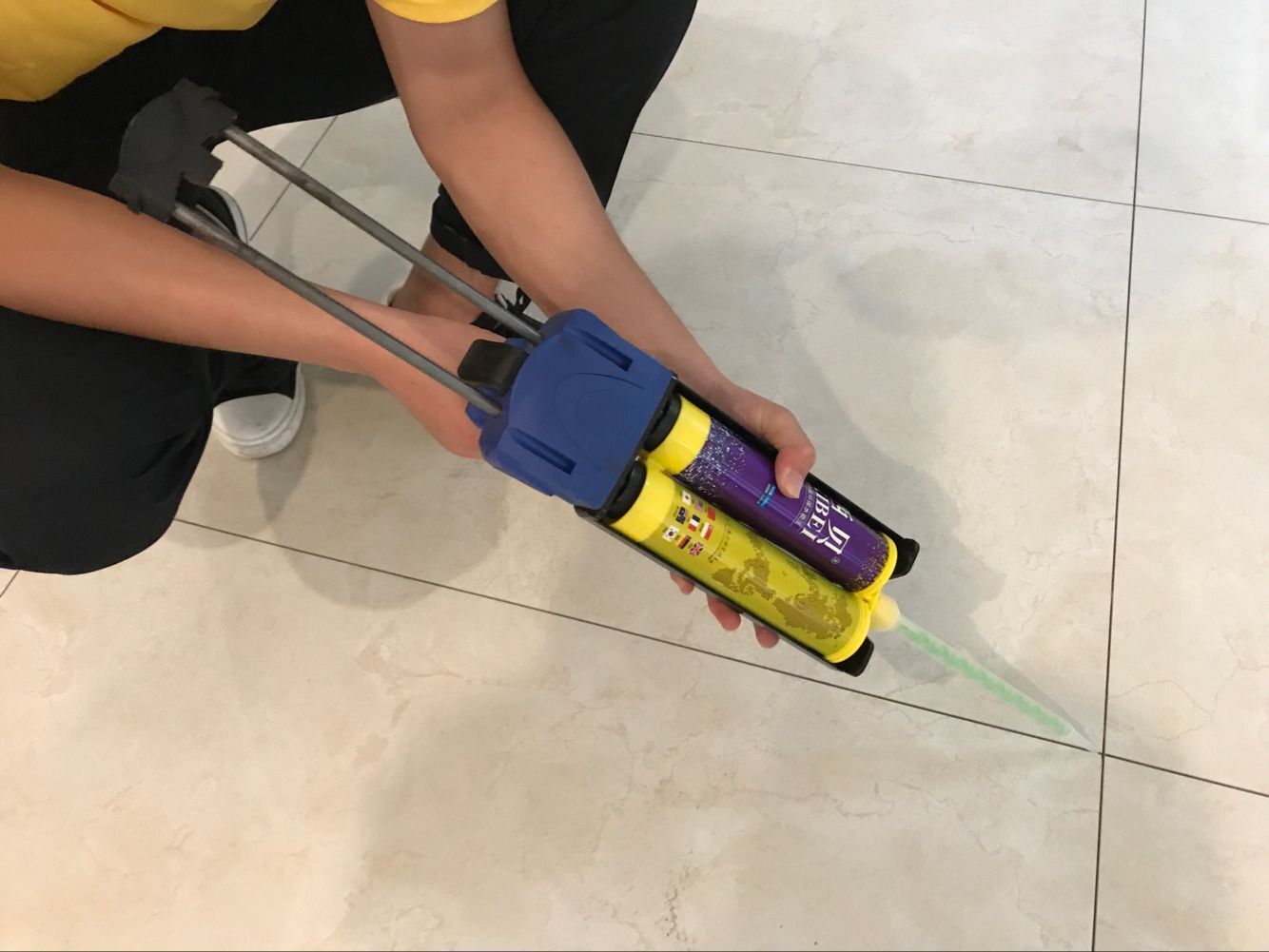 瓷砖完工后先做吊顶还是先做美缝,瓷砖做美缝2.0与2.5哪个最好