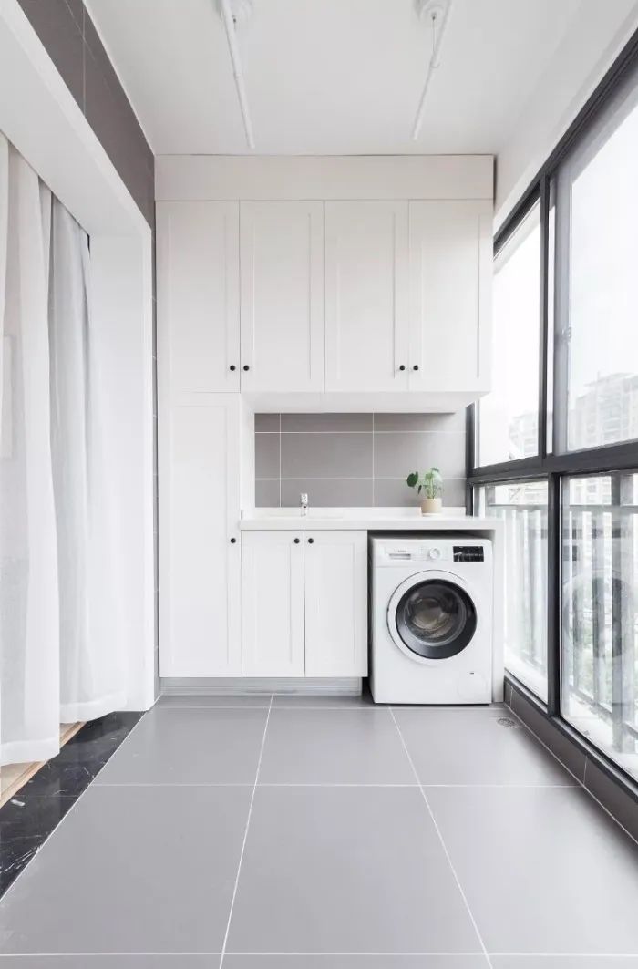 黑白灰现代简约风格铺什么地砖,简约式最流行灰色地砖