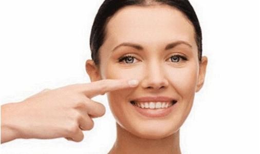 如何正确消除法令纹八字纹,法令纹显老10岁三种方法帮助改善