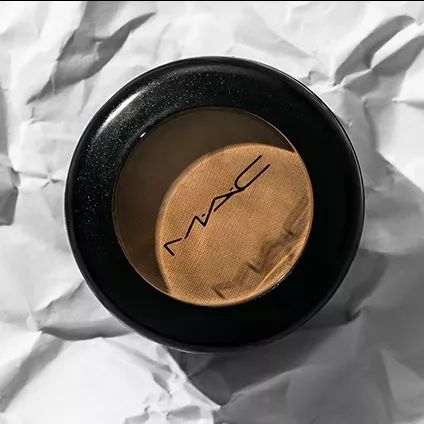 山根低整形变高,山根显形怎么修容