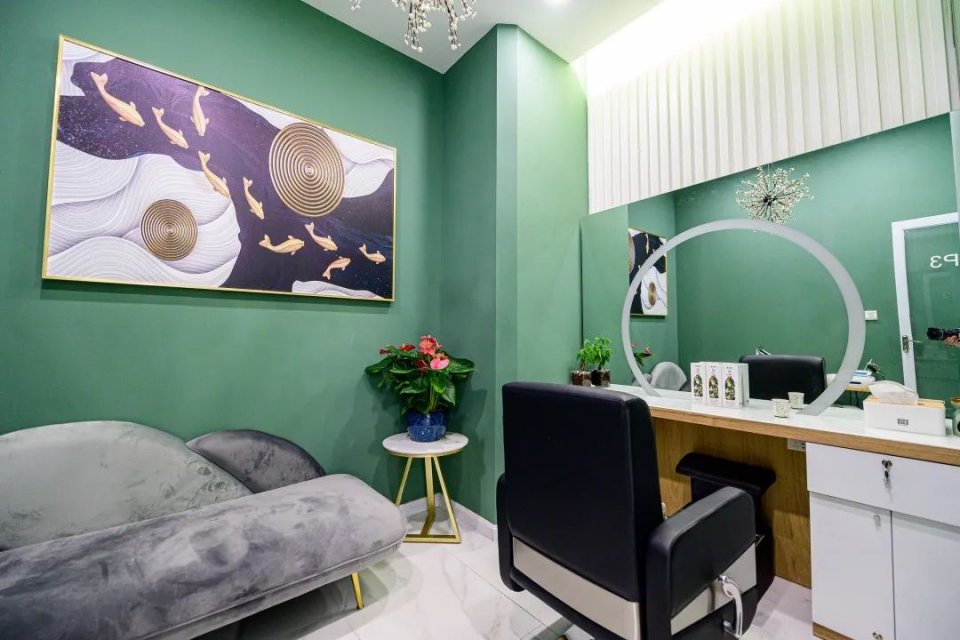 叹头部SPA!拒做人间“油”物,解锁防秃养发小妙招