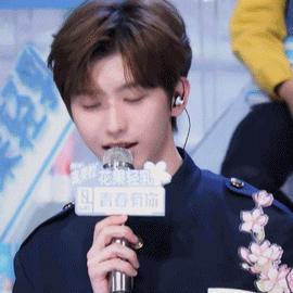 杩樺湪鐢╢ighting璇村姞娌瑰悧,澶栧浗浜鸿fighting鍔犳补