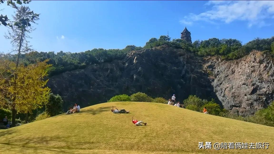 上海辰山植物园矿坑花园,辰山植物园矿坑花园修好了吗