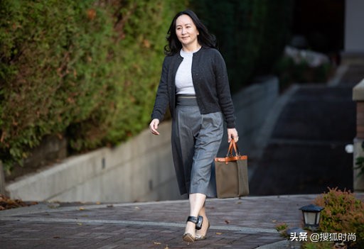 孟晚舟穿香奈儿服装,孟晚舟的爱马仕包价格