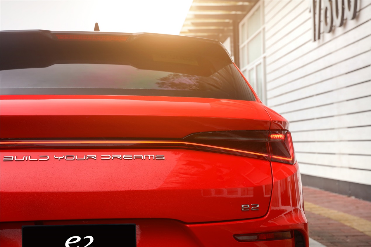 新能源车比亚迪e2值得买吗,比亚迪e2电动车好吗