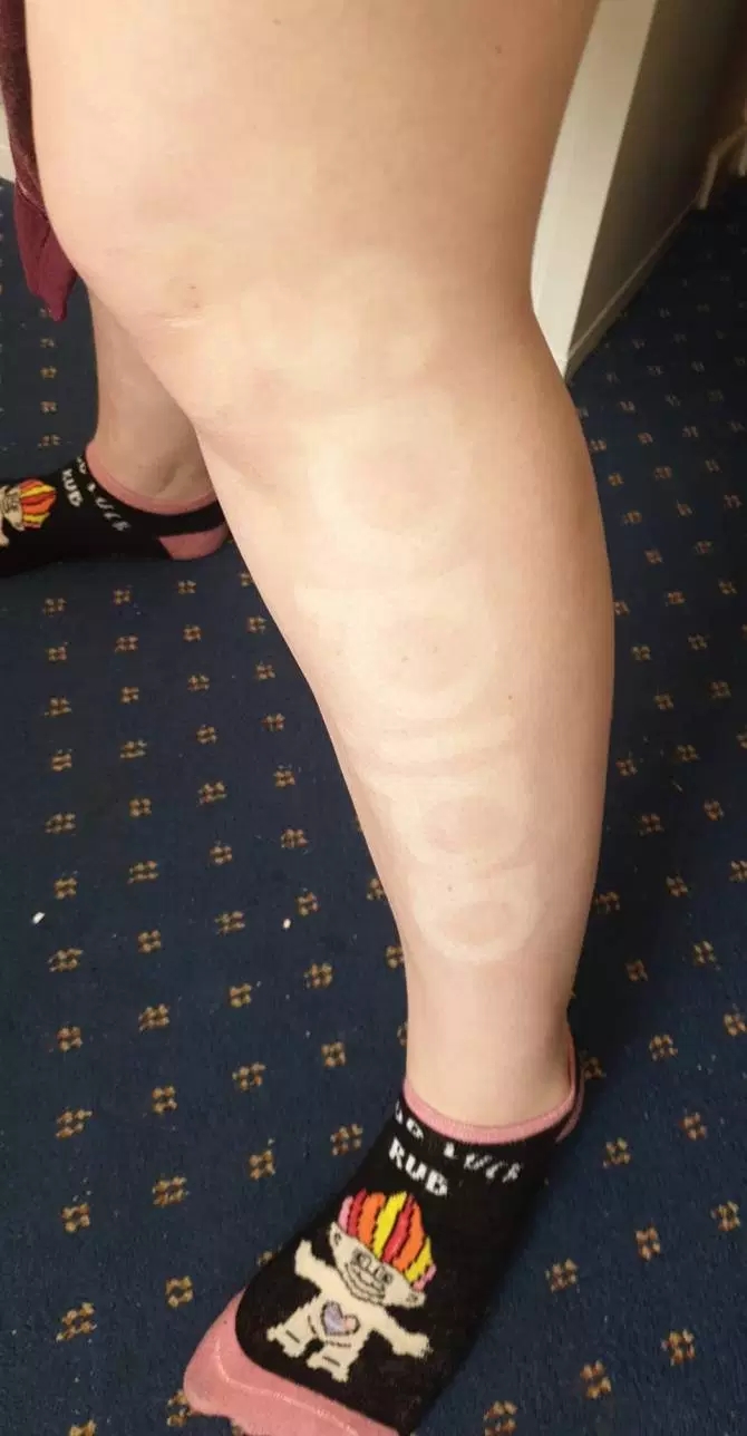 英国女子穿阿迪达斯打*裤底**晒出商标,申请当品牌代言人惨遭拒绝