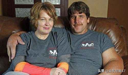 世界上最大的手掌和脚,世界手掌最大的人