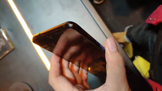 iqoo玩狂野飙车,iqoo机器人的骚操作