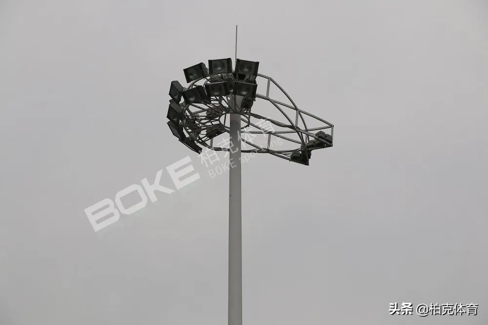 足球场专用30米高杆灯厂家,柏克体育移动篮球架