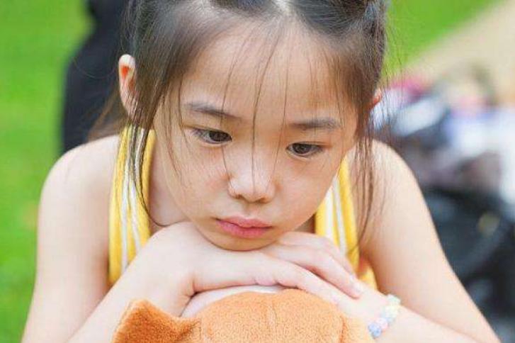 发现孩子偷钱该报警吗,孩子被冤枉偷钱如何处理